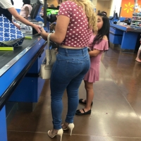 Hot ass candid milf in tight jeans with an amazing ass tumblr_paf6xbhHOr1s1ajxfo5_1280.jpg