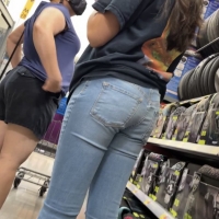 Skinny candid brunette teen in jeans at Walmart imgsrc.ru_70997327oCo.jpg