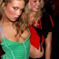 Downblouse - Nipslip_B50C943.jpg