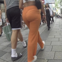 Candid pretty brunette girl with a big round booty in orange leggings Projekt_07-04_Full HD 1080p_MEDIUM_FR30.mp4-2023-07-22-13h51m02s200.jpg