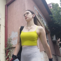 Sexy candid red lipped nerdy athletic girl in grey leggings going to the gym steveoban_Gymgoers_No.8.mp4-2023-07-22-14h11m49s227.jpg