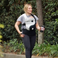 Hilary Duff out for a hike in Studio City in black leggings 07.jpg
