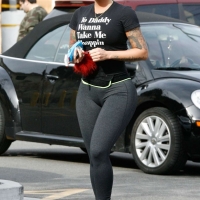 Various celebrities Leggings Cameltoe Spandex Seethrough Bulge Mix_49BBCD4.jpg