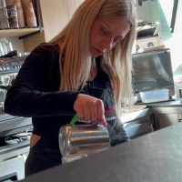 Candid beautiful blonde barista girl Kyy~JustforFunn.TOC.mp4-2024-07-24-10h02m22s395.jpg