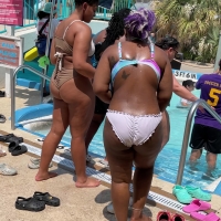 Couple of thick candid ebony waterpark girls with big booties B-G 2023-09-21 11.12.34.mov-2024-07-24-10h59m25s780.jpg