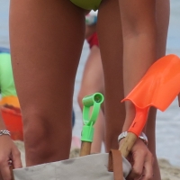 Candid beach and bikini girls 68310297.jpg