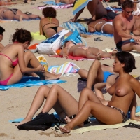 Sexy candid nude and topless beach babes nabil-fawzi - Topless and nude beach Girls - 0010beach-00931.jpg
