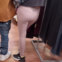 Candid girls in leggings 69708183.jpg