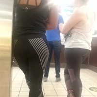 Candid girls in leggings QVR_2021_07_11_16_49_14.mp4-2021-07-25-13h45m38s041.jpg