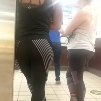 Candid girls in leggings QVR_2021_07_11_16_49_14.mp4-2021-07-25-13h45m39s998.jpg