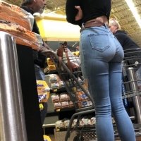 Candid booty in jeans and pants 1626891608105.jpg