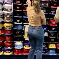 Candid booty in jeans and pants Maliropen - Puta creep - 003197b7249f-5e99-482_0031.jpg