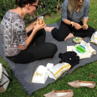candidsexystreet_31103169178_Lunch time of two nylon feet girls.jpg