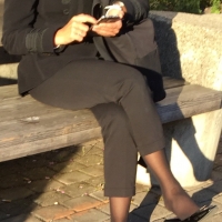candidsexystreet_45537009442_Nice nylon foot dangling.jpg