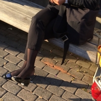candidsexystreet_45587494371_Nice nylon foot dangling.jpg