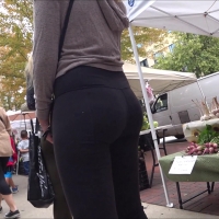 Four hot candid college sorority girls with sexy asses in leggings 4sororTOC.mp4-2022-07-25-07h07m01s239.jpg