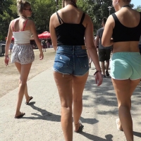 Three pretty candid festival girls in tight little shorts bwight.mp4-2022-07-25-08h15m42s360.jpg