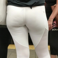 Candid subway girl with a nice ass in tight white leggings cellwhite.mp4-2022-07-25-08h49m34s681.jpg