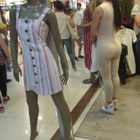 Sexy Columbian clothing store employee with an amazing ass colombian seller.mp4-2022-07-25-08h56m10s675.jpg
