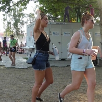 Pretty candid festival girl in tight denim shorts fieldoflemon.mp4-2022-07-25-10h01m50s798.jpg