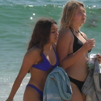 Sexy candid girls in bikinis S2340027.MP4_snapshot_00_26_380.jpg.244de9eb20a7e006cda891f4fdac1222.jpg