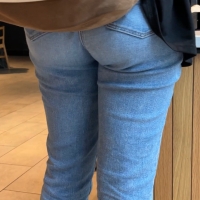 Candid girls in tight jeans and pants 720311AA-DC91-4178-90E4-6E0441A929B8.jpeg.37c4113572193d6168ea51edebe67bb3.jpeg