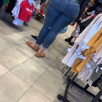 Candid girls in tight jeans and pants tumblr_eeb8709dccf38c39b9766f3b774a9ba8_e45f19a5_1280.jpg