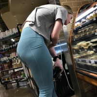 Candid girls in leggings 1BDEE488-1F24-40C4-9B48-FB4CD0CBC40A.jpeg.bb1812dafc8427f1119ecea11077ff29.jpeg