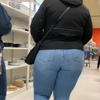 Thick candid nerdy chick with a fat booty in tight jeans P87_JN_077_ThickNerdyJeans.mp4-2022-07-29-17h00m37s965.jpg