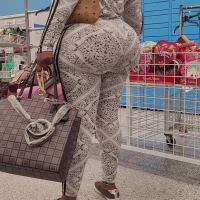 Quick clip of a candid ebony babe with a monster booty and a big booty blonde girl whtgrneaiosenaksnasnprvwewe.mp4-2023-07-29-07h07m12s113.jpg