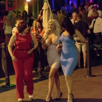 Candid girls with nice tits in public 2297921@N20_42667178202_Cardiff 2018.jpg