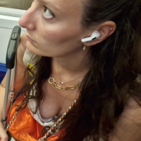 Candid girls with nice tits in public t2022 - Paris metro downblouse - 0001pmetro1.png