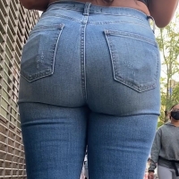 Candid sexy NYC Latina bebe with a delicious ass in tight jeans 2020-10-23 17.56.37.mov-2024-08-01-17h42m37s580.jpg