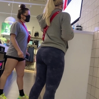 Sexy candid blonde Lululemon employee with a perky round bubble in blue leggings blue lulu bubble.mp4-2022-08-02-16h11m35s151.jpg