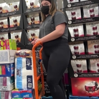 Thick candid babe with a big booty in Lulu leggings at Costco Chubby Lulu.mp4-2022-08-03-05h21m08s838.jpg