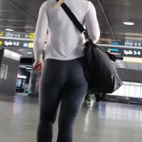 Candid blonde Swedish babe in the subway with a nice ass in tight leggings YouCut_20230207_183159677.mp4-2023-08-05-12h18m40s538.jpg