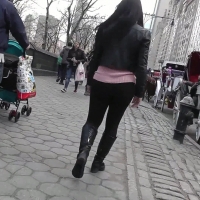 Sexy milf in leggings