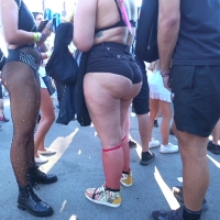 Candid PAWG raver showing her huge bubble ass cheeks in booty shorts RDDT157.mp4-2022-08-06-07h18m14s978.jpg