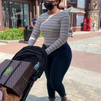 Candid ebony milf with a huge donk in tight jeans (trailer) RDDT154trailer.mp4-2022-08-08-09h09m59s310.jpg