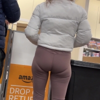 Candid sexy milf in leggings with some major vpl action MILF VPL.MOV-2023-08-08-10h40m52s778.jpg