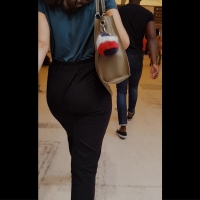 Brunette ass jiggling