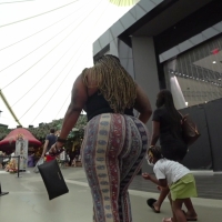 Candid thick ebony babe with a huge ass in patterned leggings (1080p) RDDT152.mp4-2022-08-14-11h32m56s748.jpg