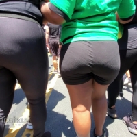 Fat booty and vpl in shorts