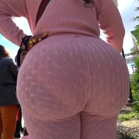 Candid ebony babe with a huge bubble in tight pink cotton leggings RDDT189part1.mp4-2022-08-16-08h59m21s875.jpg