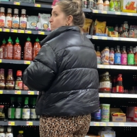 Candid grocery store babe with a decent ass in leopard print leggings #123 - Nice PAWG in Animal Print Leggings.mp4-2023-08-15-15h37m59s632.jpg
