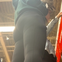 Candid blonde Old Navy employee with a nice booty in leggings Old navy employee lookin thick-1080p60H.mov-2024-08-17-08h19m52s411.jpg