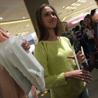 Hot ass teen at Starbucks in jeans with a beautiful face, nice ass and slight camel toe Hot ass Starbucks teen