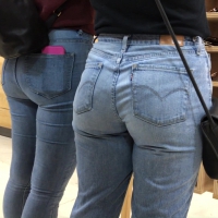 2 friends in jeans and bonus bubble