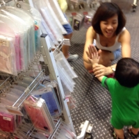 Asian candid milf in white top showing some cleavage tumblr_nyzdi6mGR11u0uajvo9_1280.jpg