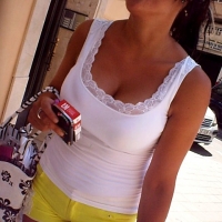 Busty candid brunette babe in yellow shorts and showing some cleavage serpiente567 - big busty promise 2. - 0005shot0106.jpg